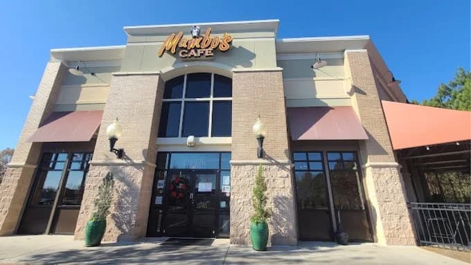Enjoy Cuban/Peruvian Food at Mambo's Cafe