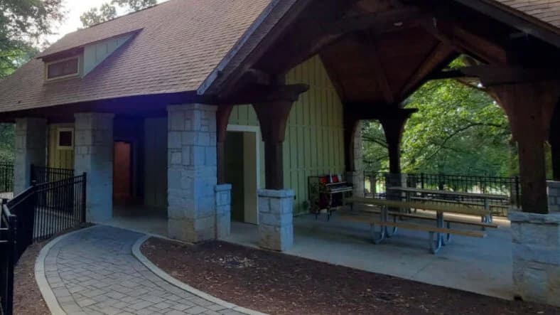 Chastain Park- Saturday Evening Walk